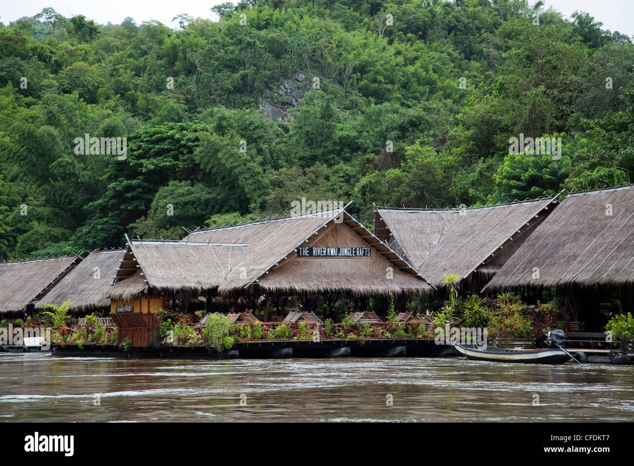Jungle Rafts schwimmenden Restaurant und Übernachtung am River Kwai Noi, in der Nähe von Kanchanaburi, Thailand Stockfoto