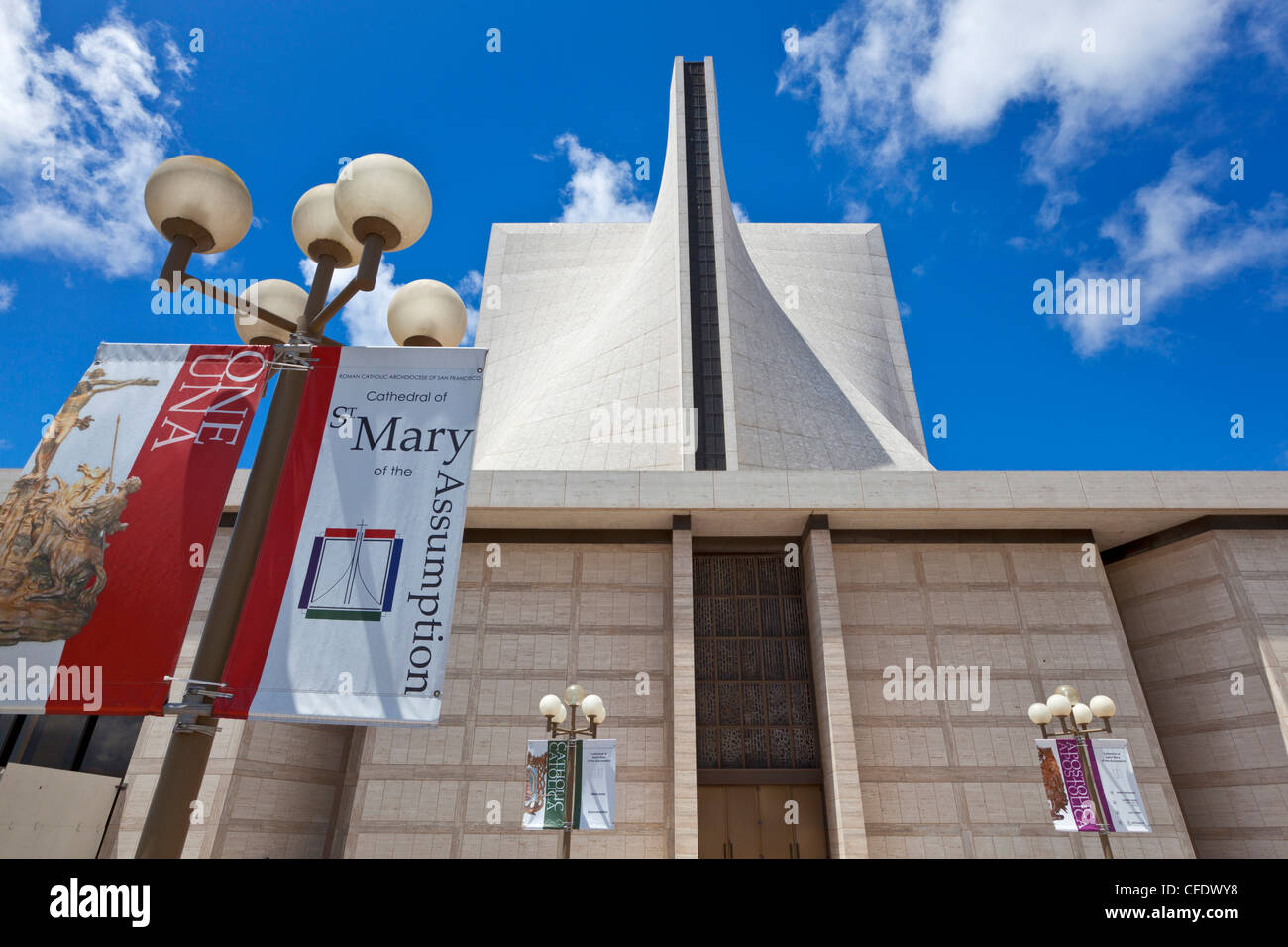 Dom St. Marien (The Cathedral of St. Mary Mariä Himmelfahrt), eine katholische Kathedrale, San Francisco, Kalifornien, USA Stockfoto
