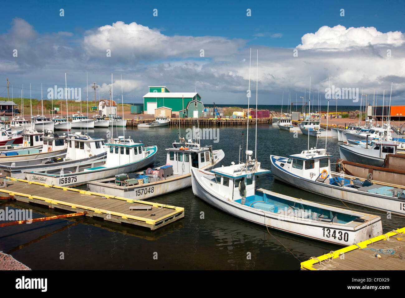 Angelboote/Fischerboote gefesselt im Seacow Teich, Prince Edward Island, Canada Stockfoto