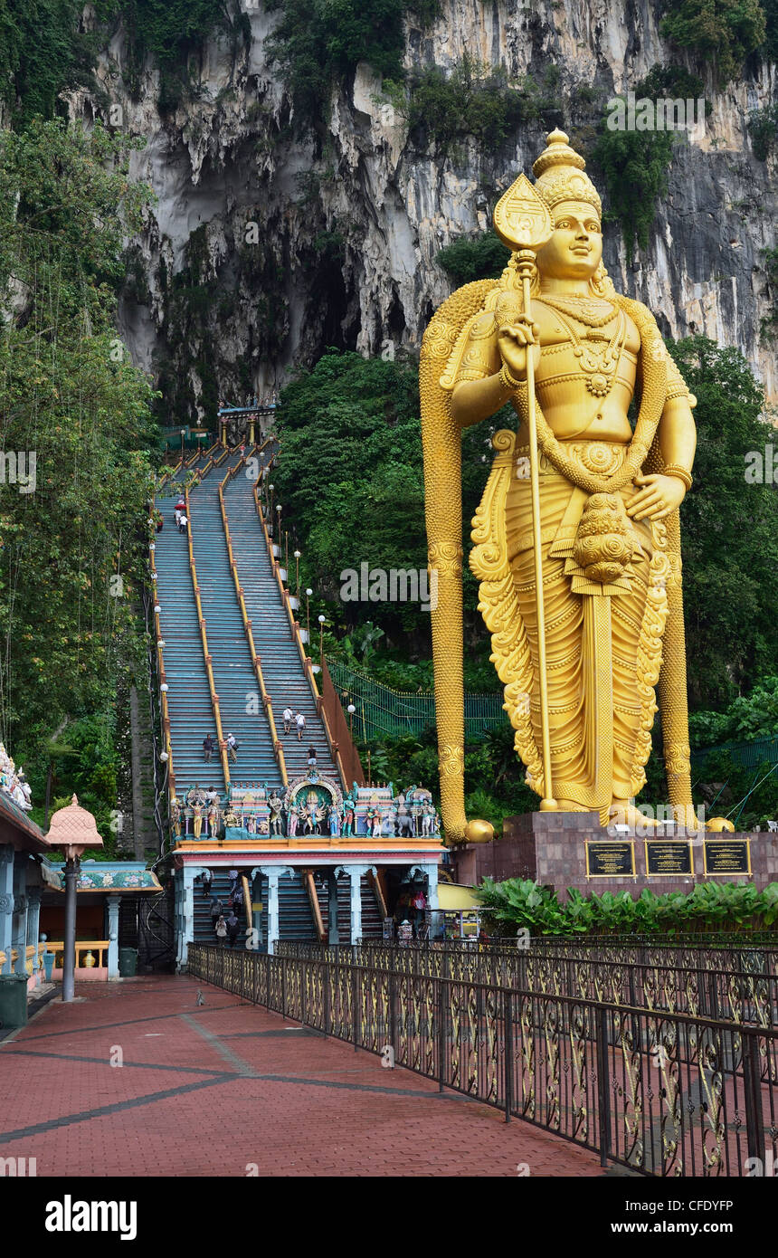 Batu Höhlen, Hindu-Schrein, mit Statue von Lord Muruguan, Selangor, Malaysia, Südostasien, Asien Stockfoto