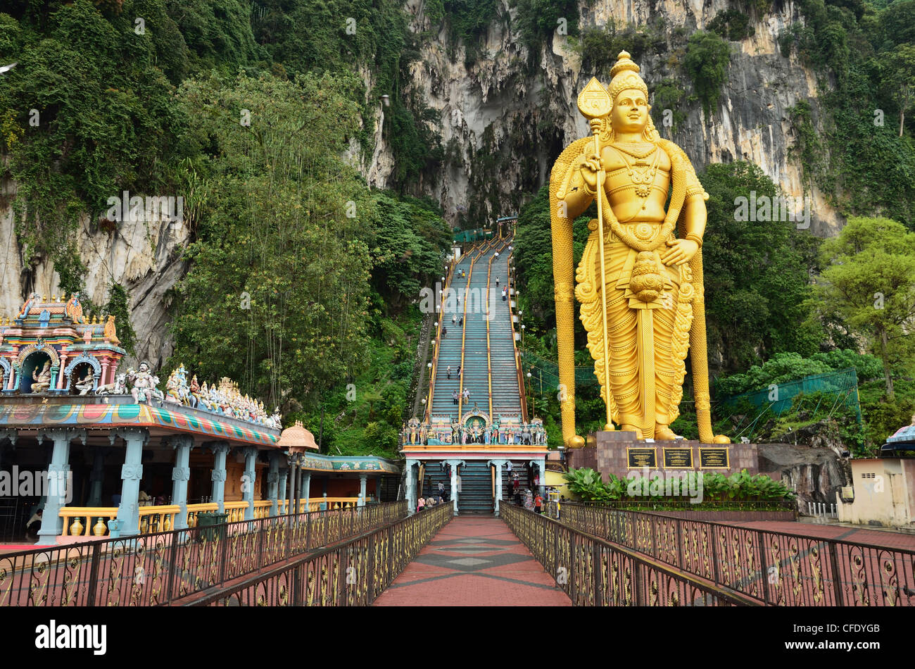 Batu Höhlen, Hindu-Schrein, mit Statue von Lord Muruguan, Selangor, Malaysia, Südostasien, Asien Stockfoto