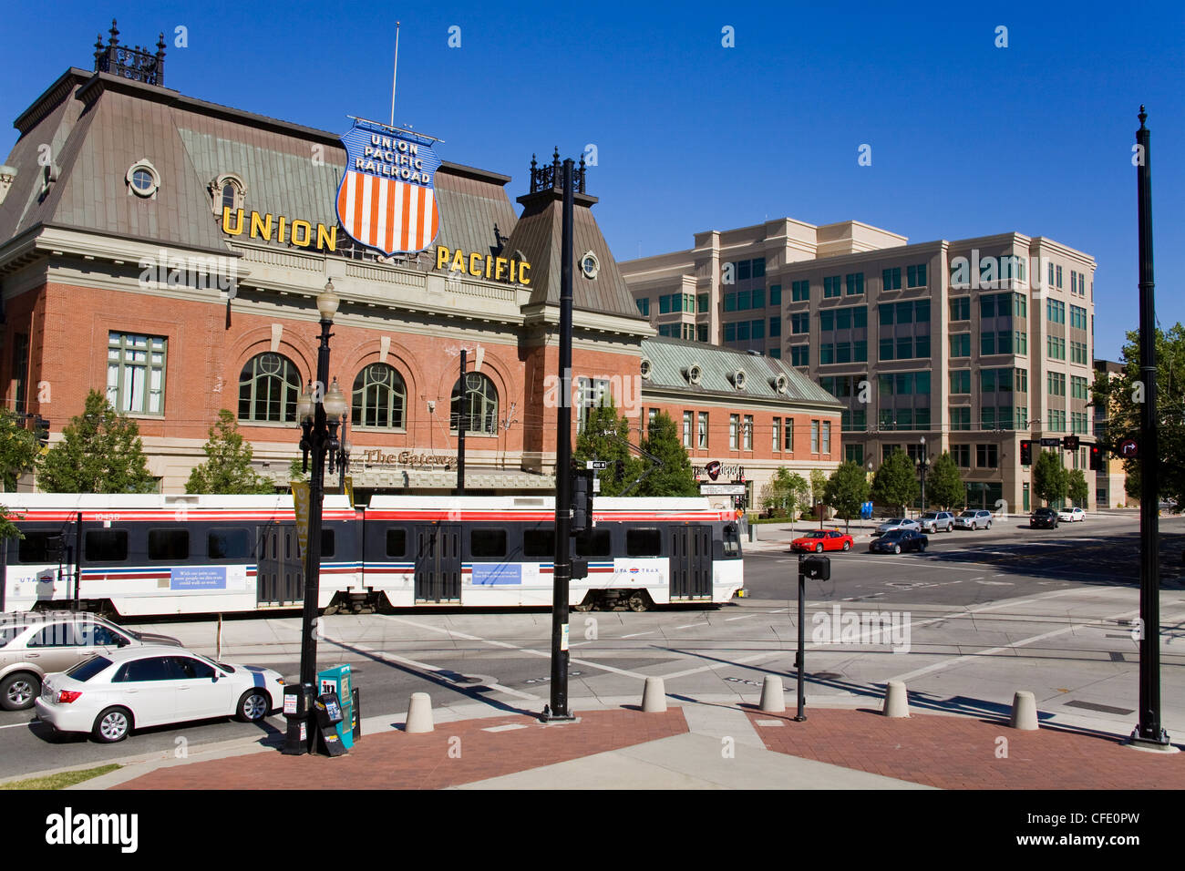 Historische Union Station und Stadtbahn Zug, Salt Lake City, Utah, Vereinigte Staaten von Amerika Stockfoto