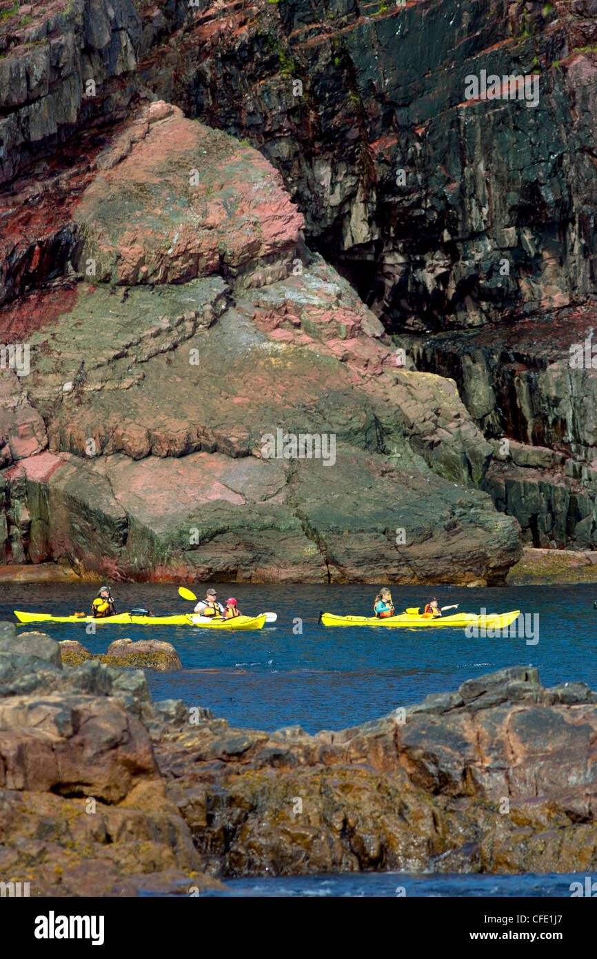 Ozean-Kajakfahrer, South Head Küste, Bay Bulls, Neufundland, Kanada Stockfoto