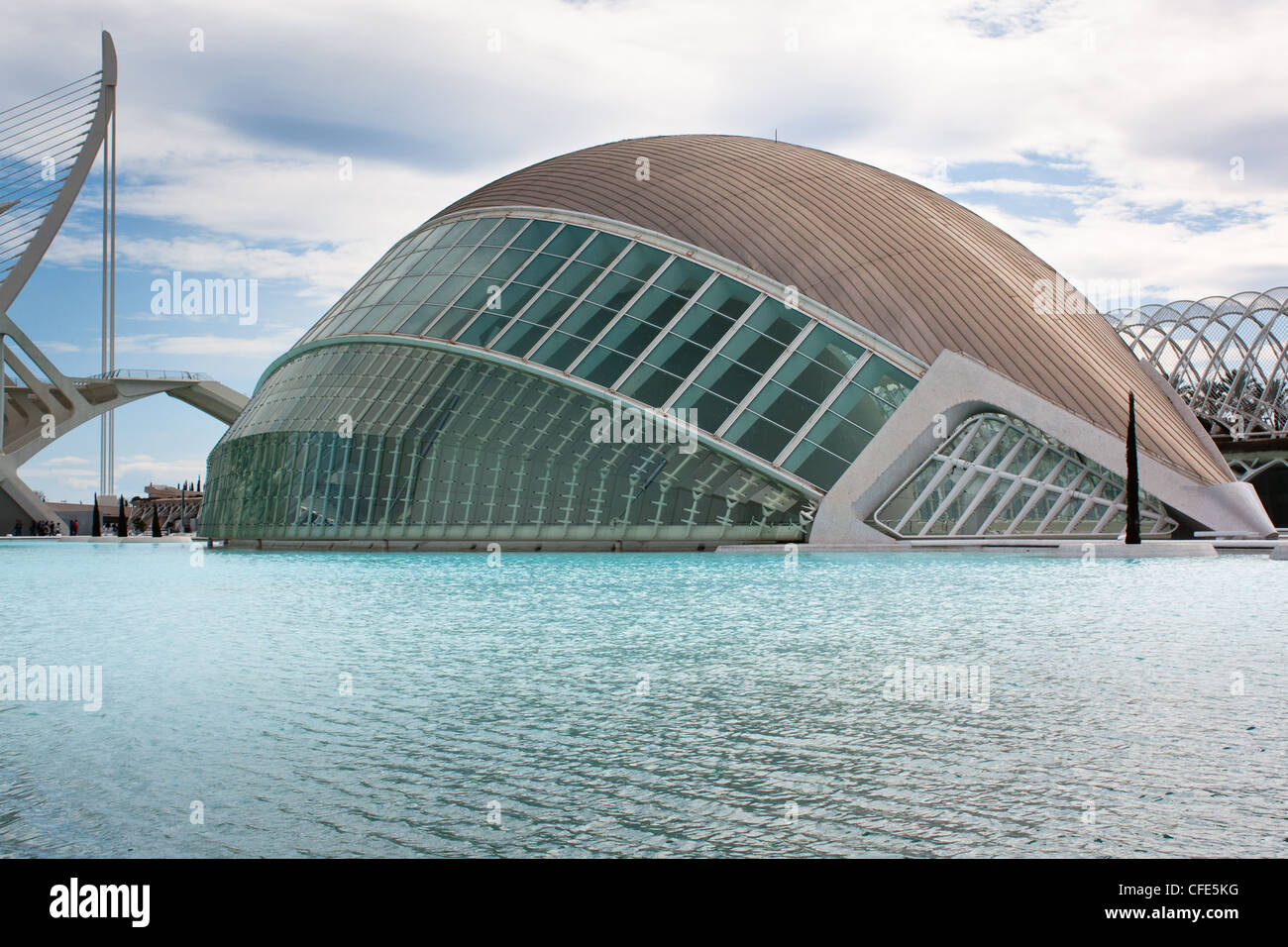 Eine Halbkugel in der Ciudad de Las Artes y Las Ciencias, Valencia, Spanien Stockfoto