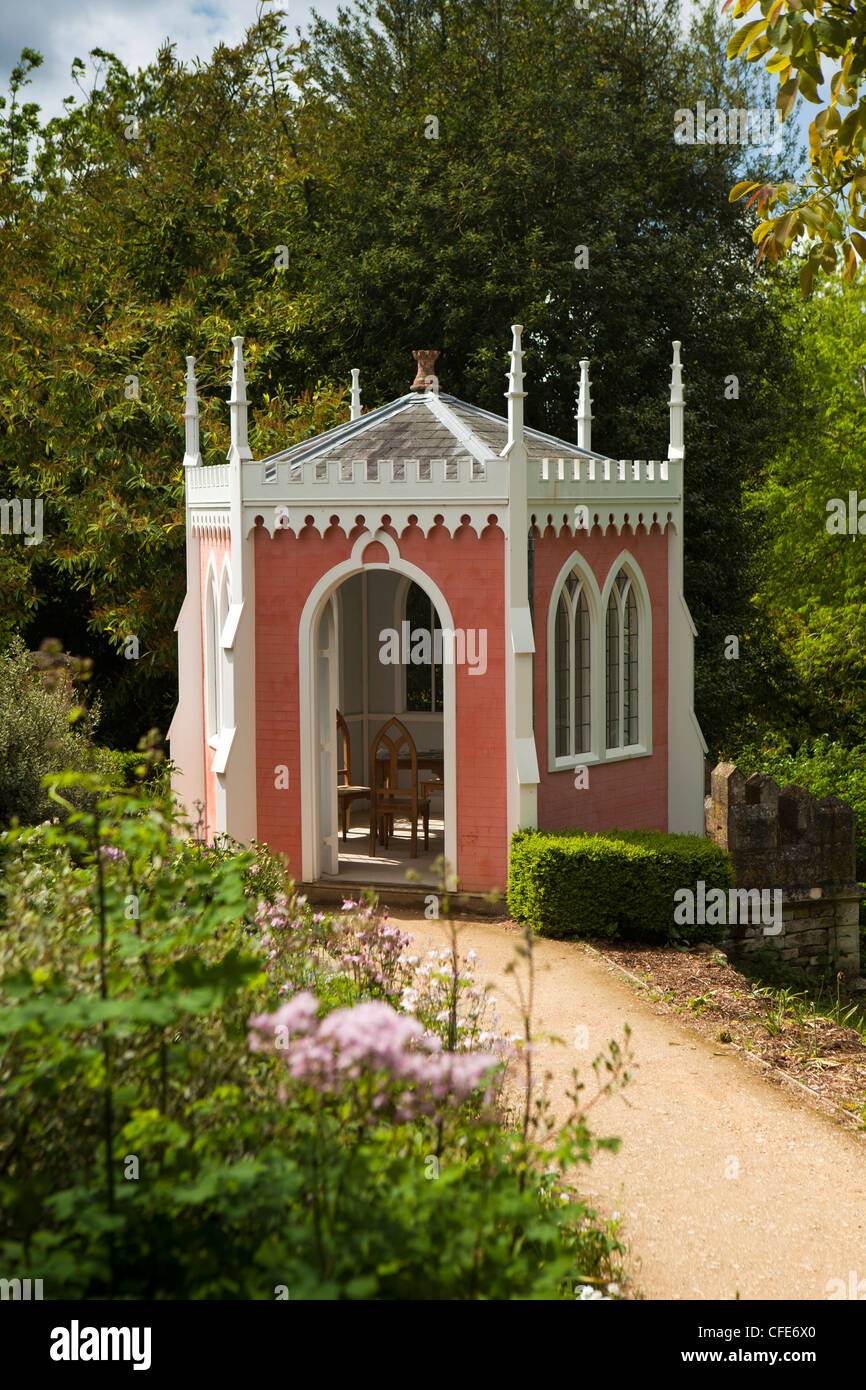 UK, Gloucestershire, Painswick Haus, Rokoko-Garten, elegante Gartenstruktur Eagle House Stockfoto