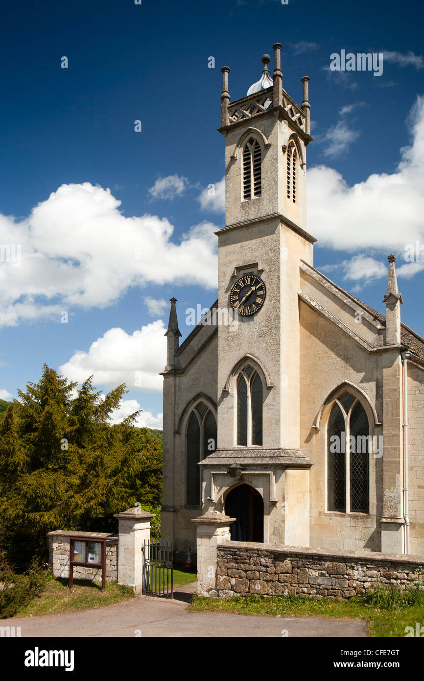 UK, Gloucestershire, Stroud, Sheepscombe, Pfarrkirche St. Johannes der Apostel mit ungewöhnlichen 1872-Turm Stockfoto