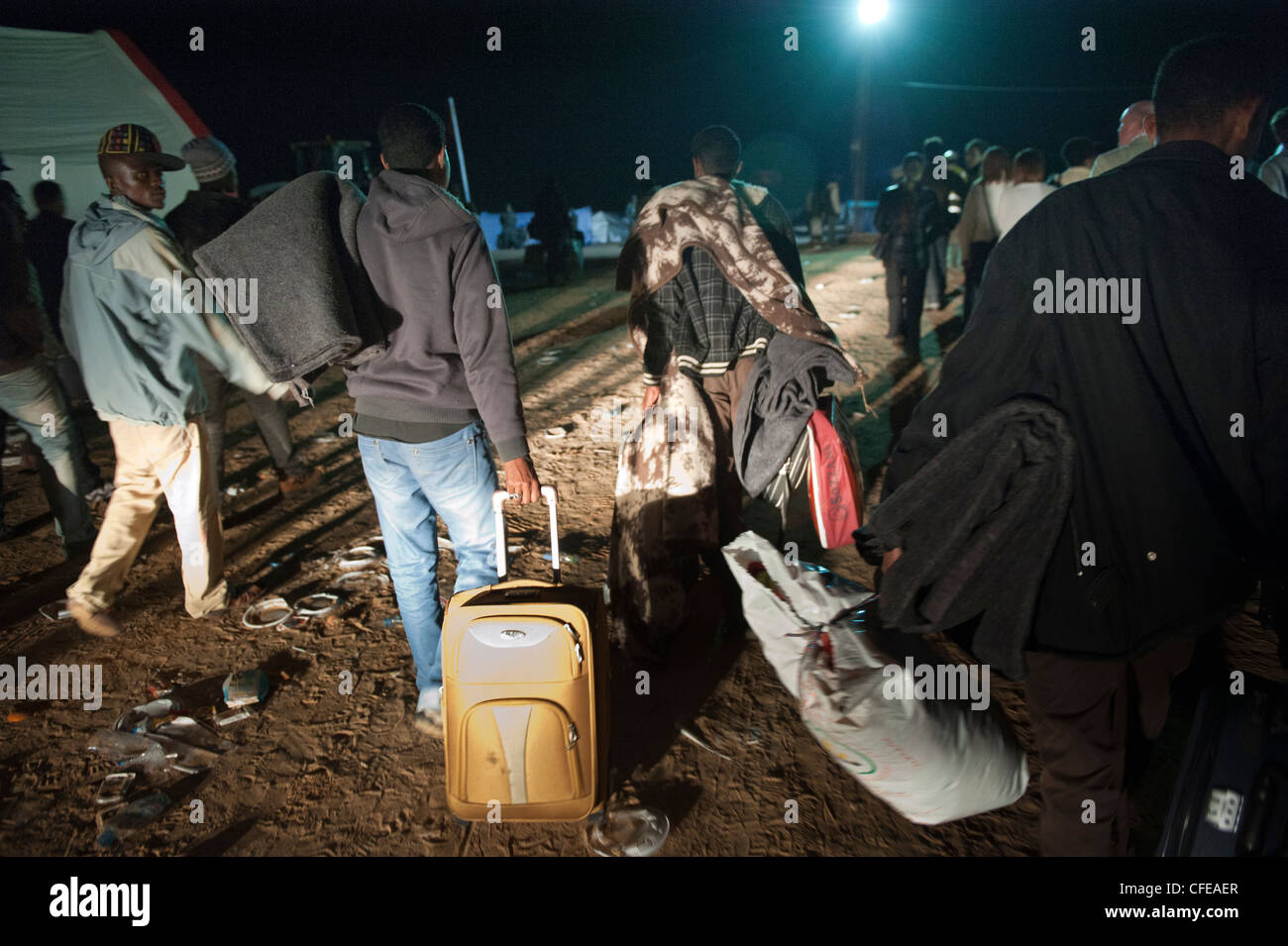 Die Flüchtlinge entkommen Libiya der Konflikt 2011 an der Choucha Flüchtlingslager in Tunesien gestrandet. Stockfoto
