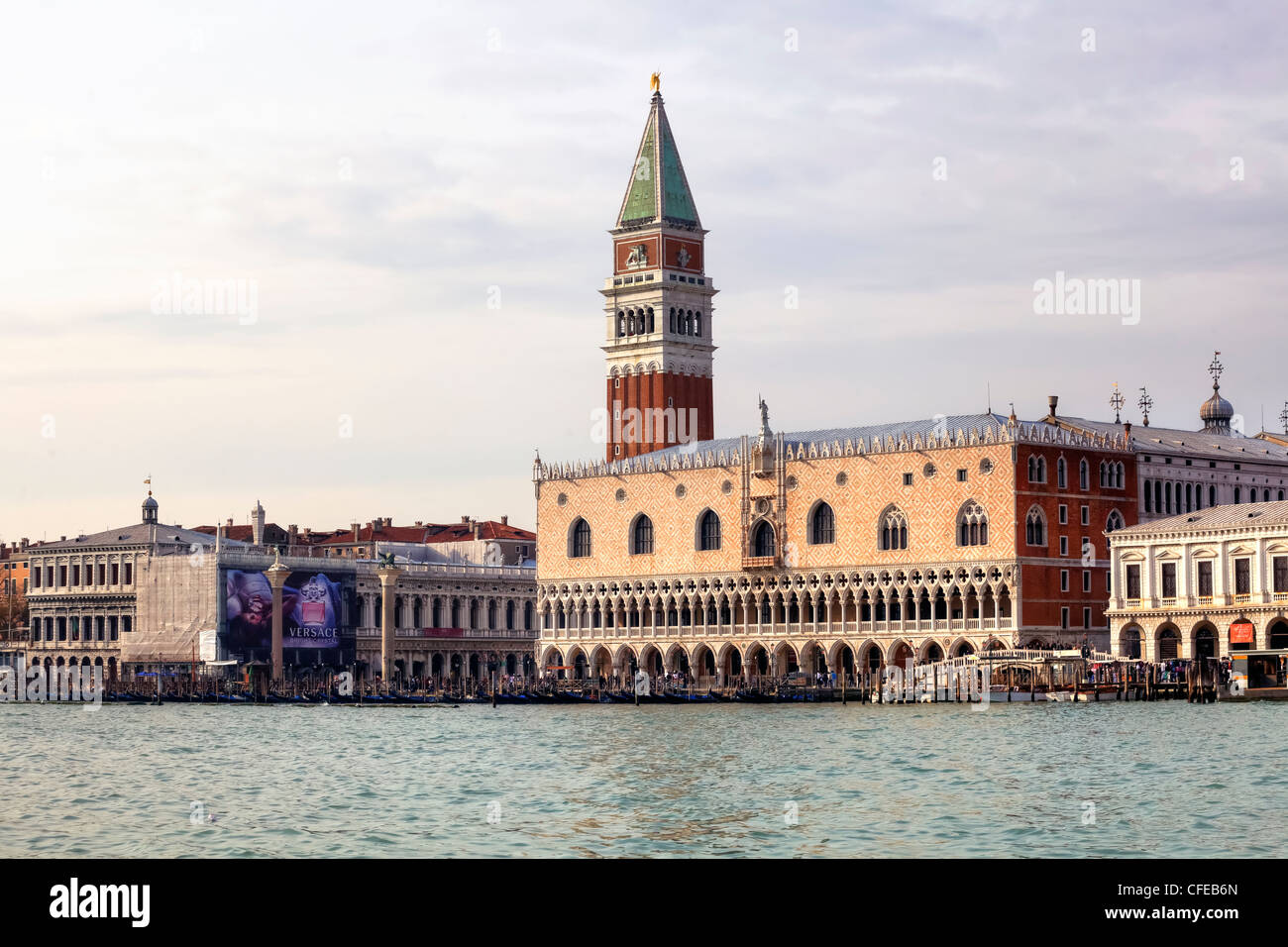 Campanile, Dogenpalast, der Markusplatz Venedig, Veneto, Italien Stockfoto