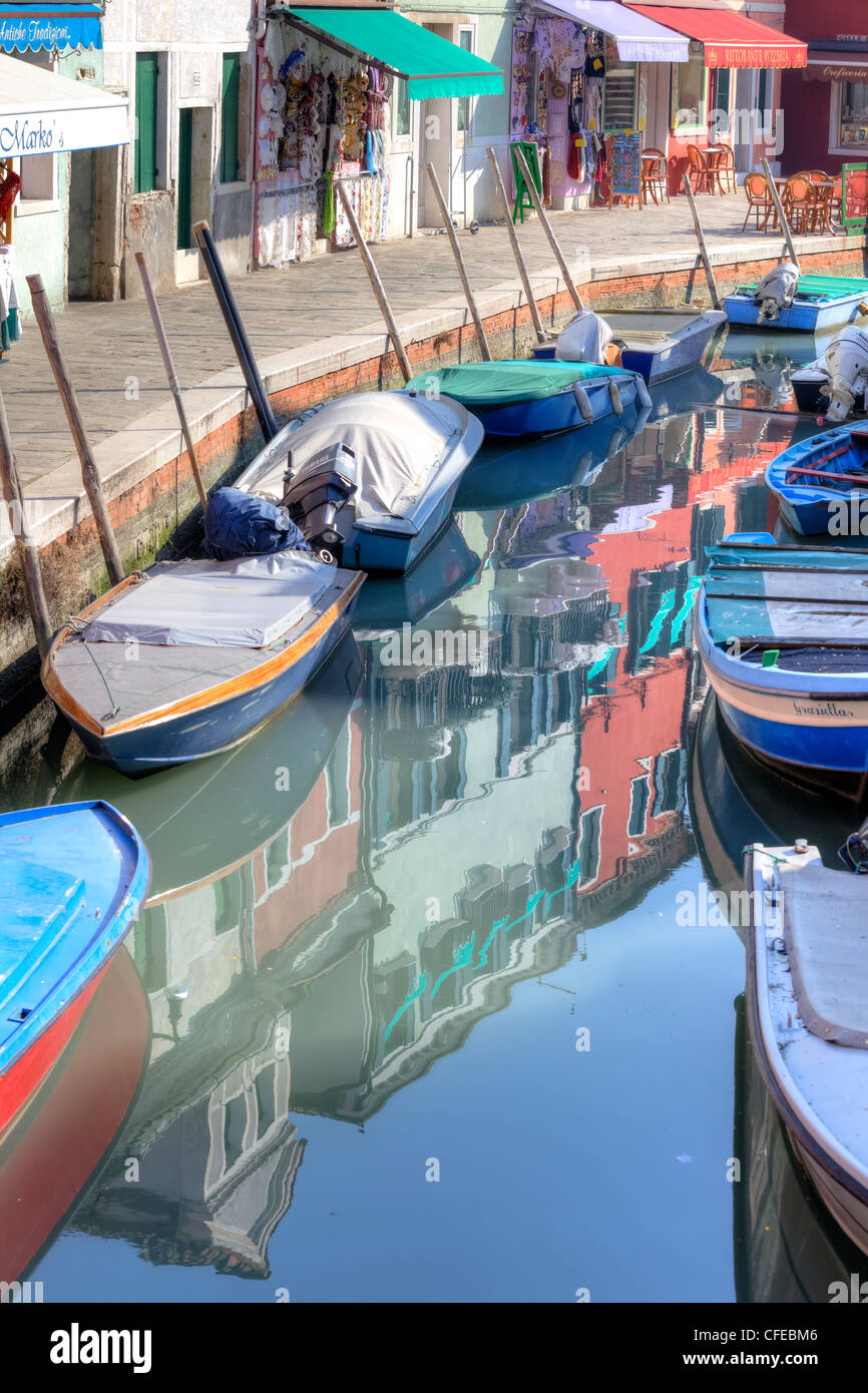 Geschäfte in Burano, Venedig, Veneto, Italien Stockfoto