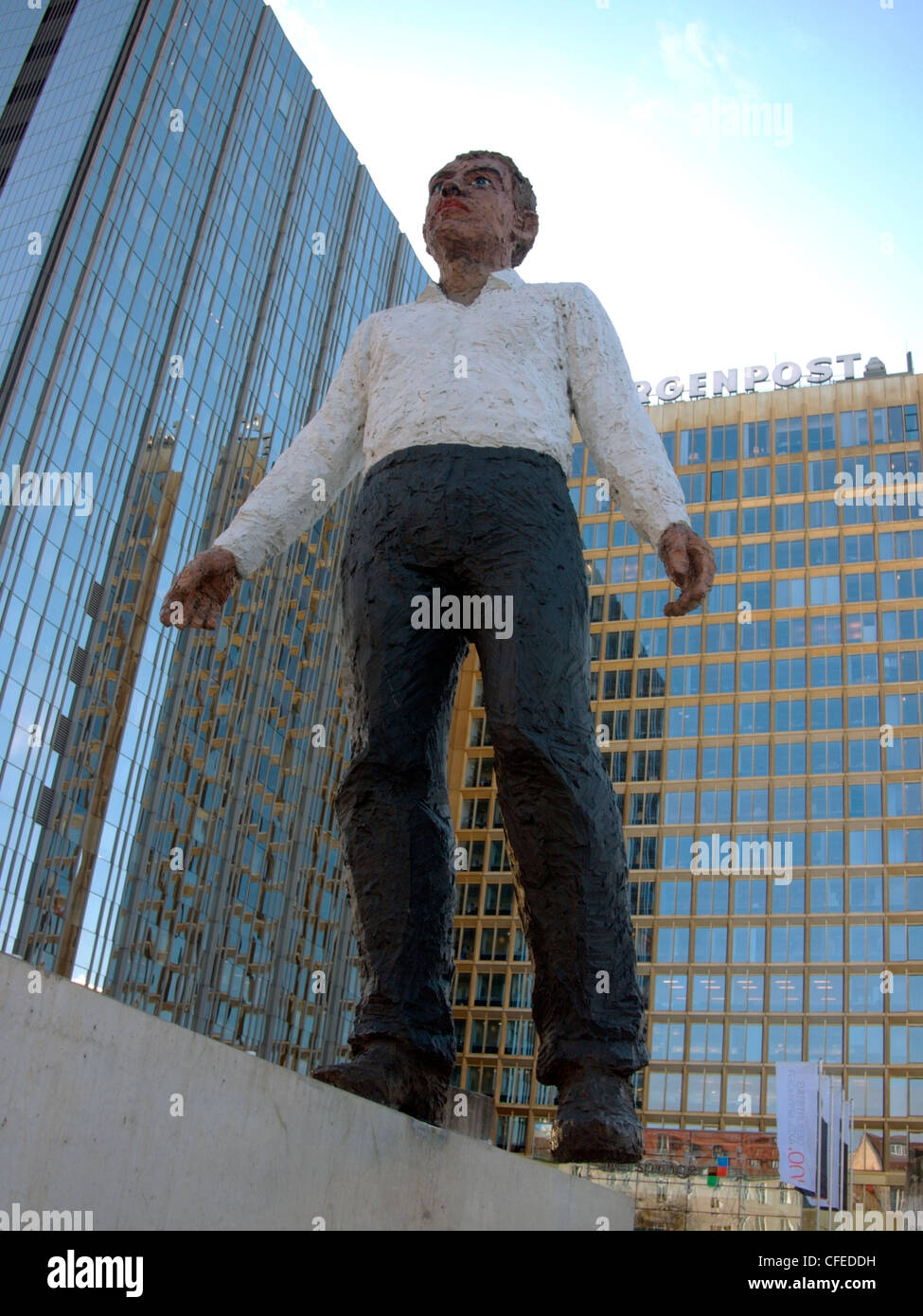 Statue von Stephan Balkenhohl vor dem Axel Springer Verlag, Berlin Stockfoto