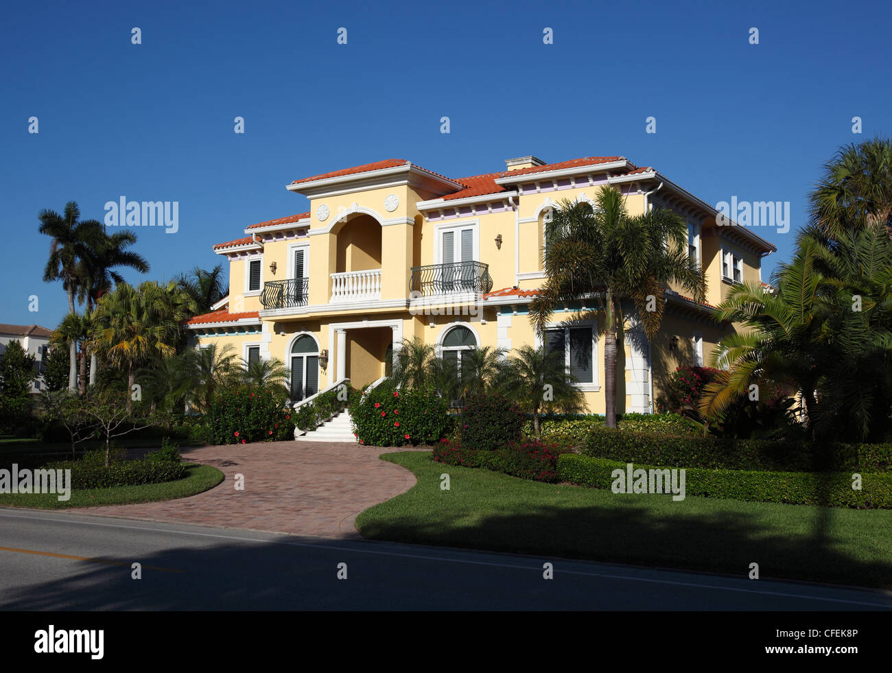 Großes Haus in teure Gegend nahe dem Strand, Naples, Florida Stockfoto