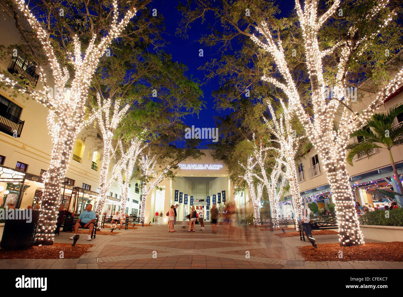 5th Avenue Naples Florida Night Stockfotos Und Bilder Kaufen Alamy