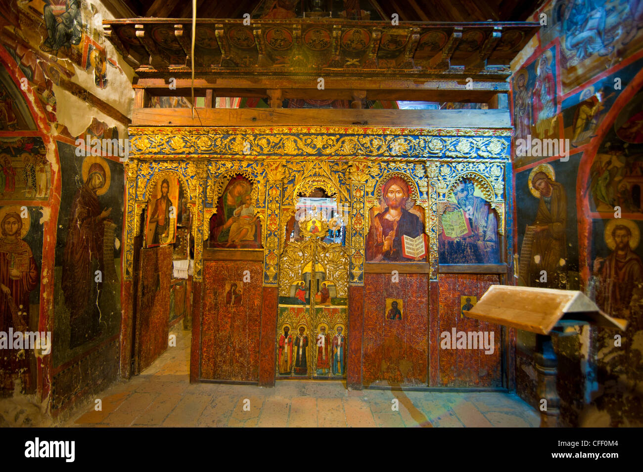 Innenraum einer wunderschönen byzantinischen Kirche im Troodos-Gebirge, UNESCO World Heritage Site, Zypern, Europa Stockfoto