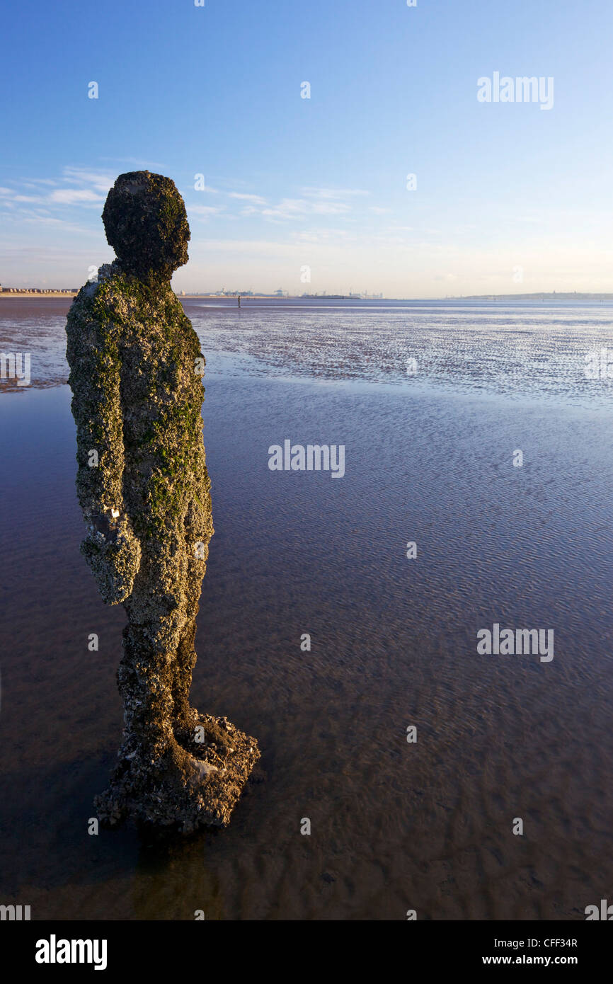 Antony Gormley Skulptur, ein weiterer Ort Crosby Strand, November, Merseyside, England, Vereinigtes Königreich, Europa Stockfoto