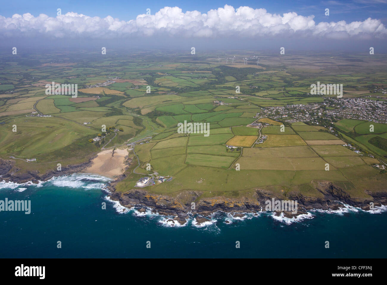 Luftbild Von Poldhu Cove Und Pfosten Blick Nach Osten Goonhilly luftbild-von-poldhu-cove-und-pfosten-blick-nach-osten-goonhilly