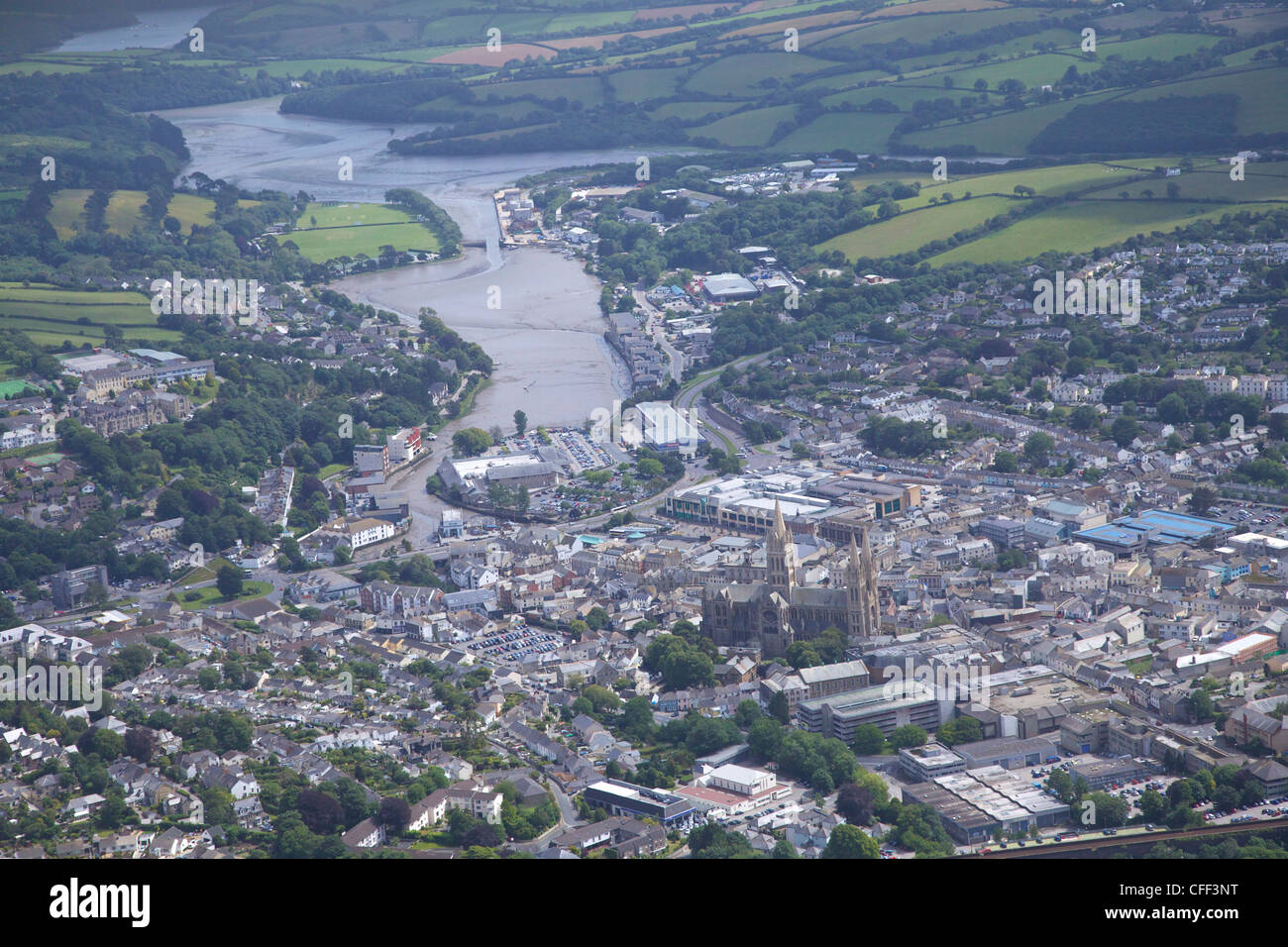 Luftaufnahme der Stadt und der Kathedrale, Truro, Cornwall, England, Vereinigtes Königreich, Europa Stockfoto