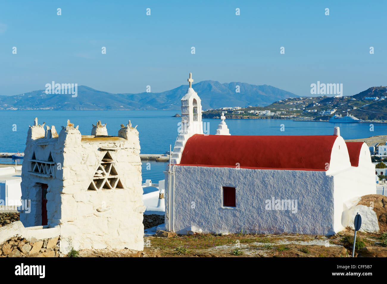 Rote Kirche, Mykonos-Stadt, Chora, Insel Mykonos, Cyclades, griechische Inseln, Griechenland, Europa Stockfoto