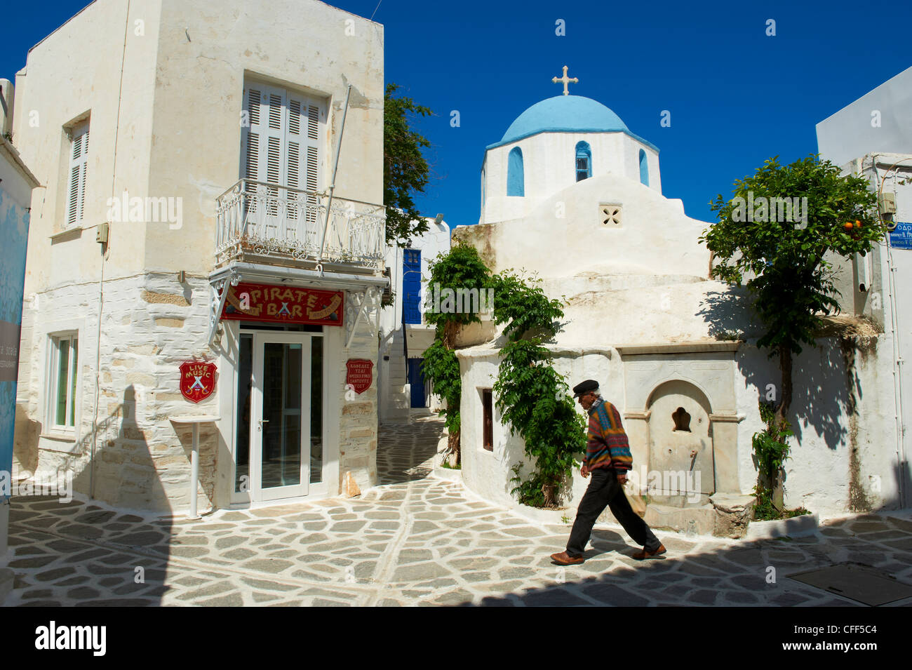 Blaue Kuppelkirche, Parikia (Chora), Paros, Cyclades, griechische Inseln, Griechenland, Europa Stockfoto