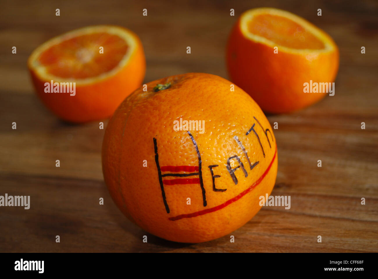 Orangen und Wellness. Eine abstrakte fotografischen Konstruktion für die Idee der Gesundheit Stockfoto