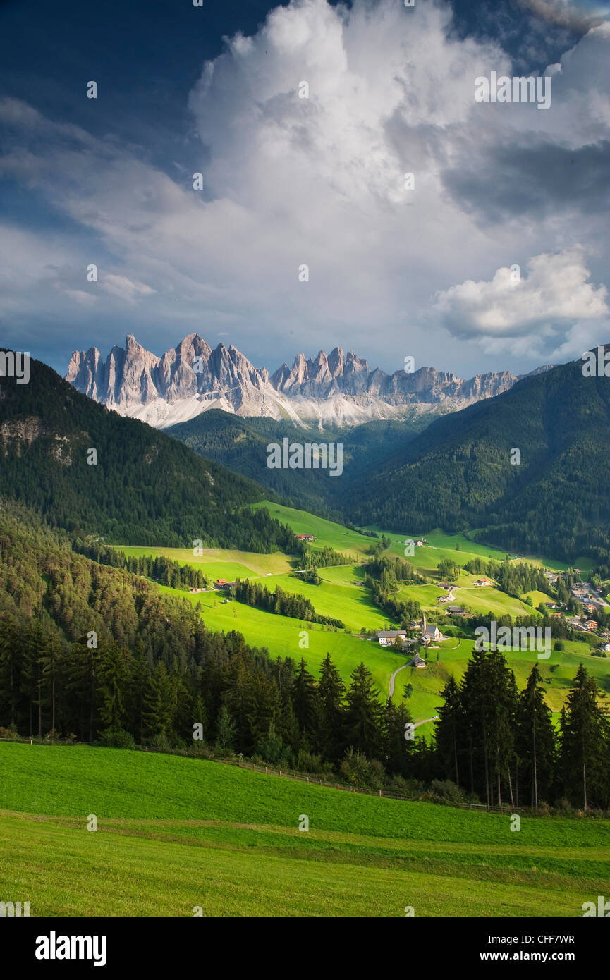 St. Magdalena vor die Geisslerspitzen, Villnoesser, Valle Eisacktal, Alto Adige, Südtirol, Italien Stockfoto