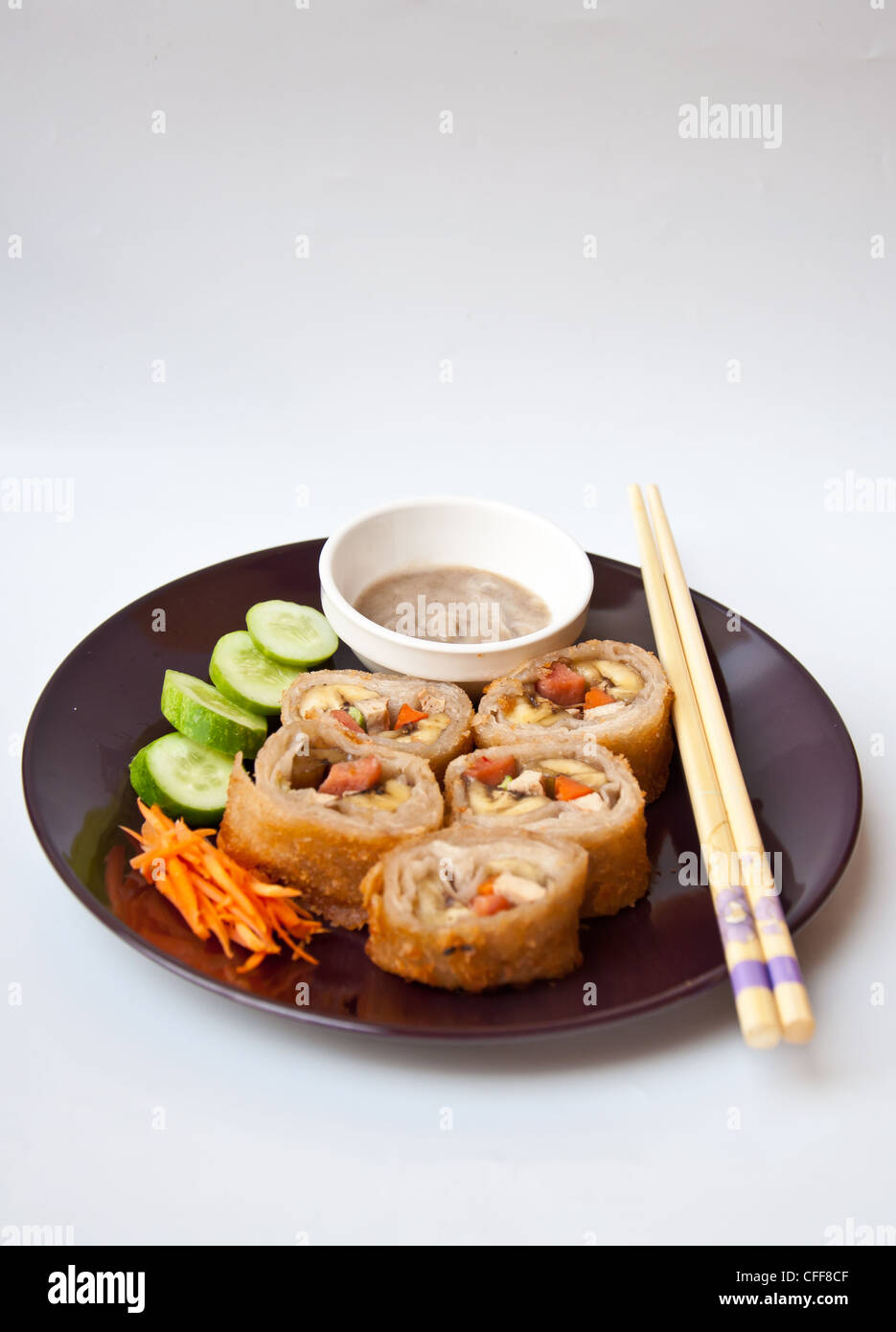 Vegetarisches Essen gebratene Frühlingsrolle Stockfoto