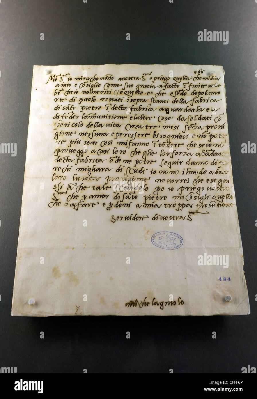 Brief von Michelangelo. Ausstellung "Lux in Arcana. Des Vatikanischen Geheimarchivs offenbart ". Kapitolinischen Museen, Rom, Italien Stockfoto