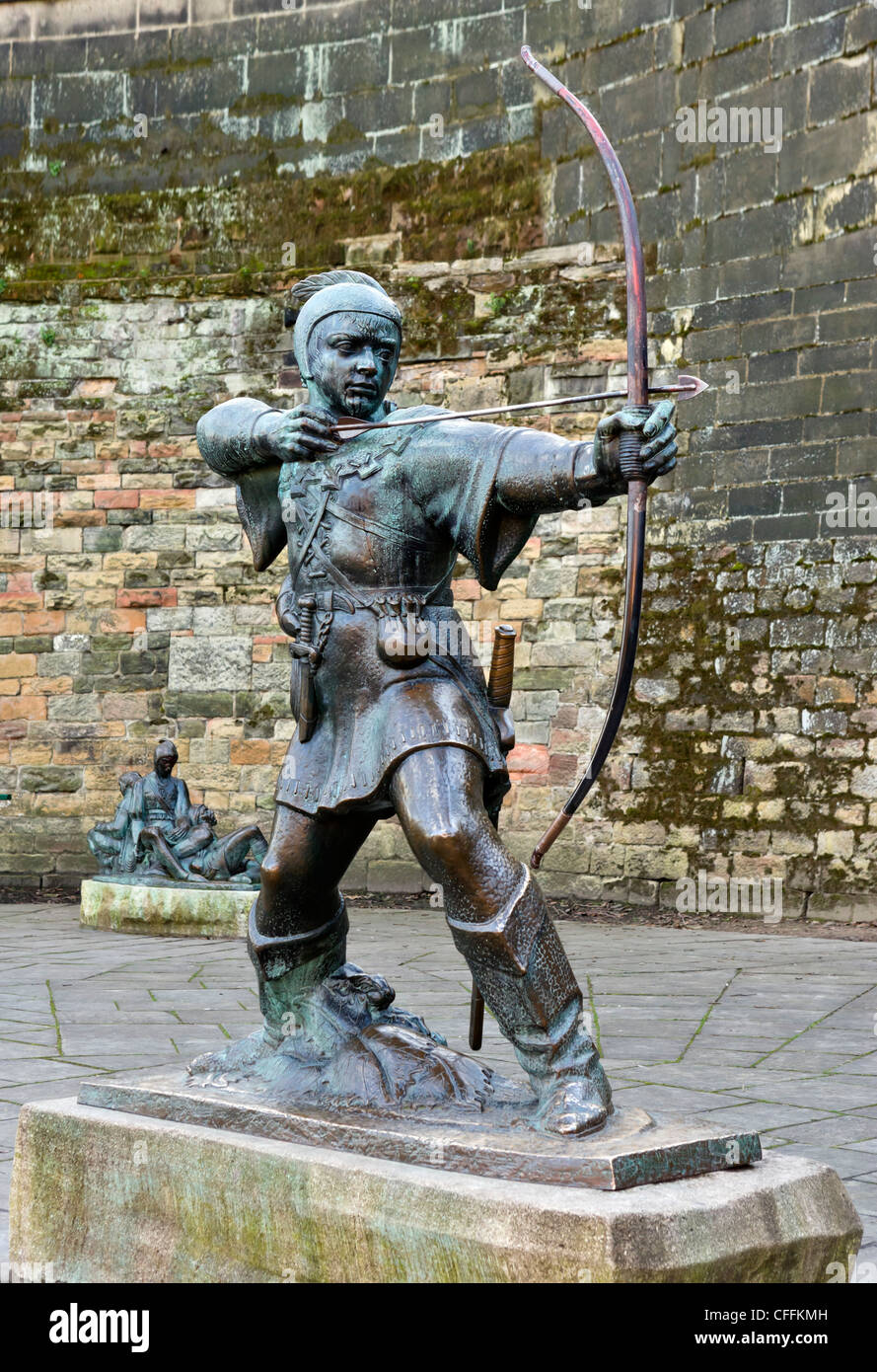 Statue von Robin Hood auf Burgenstraße außerhalb Nottingham Castle, Nottingham, Nottinghamshire, England, Vereinigtes Königreich Stockfoto