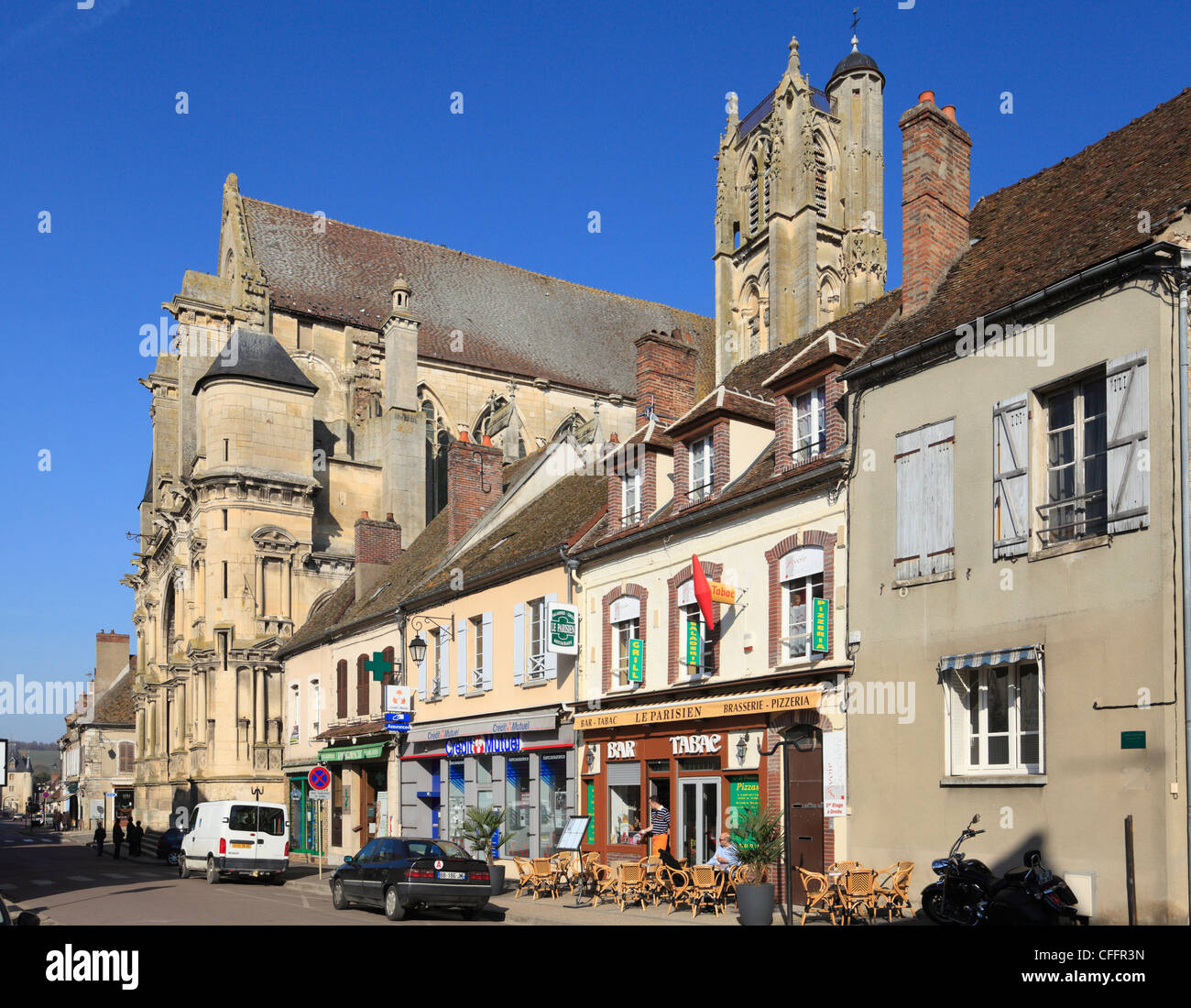 Die Walled Stadt Villeneuve Sur Yonne, Burgund, Frankreich. Stockfoto