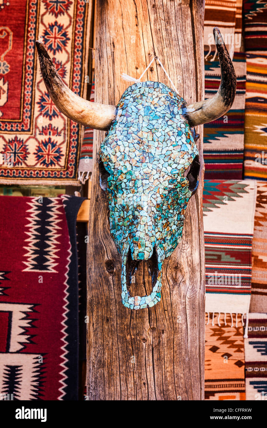 Mosaik-Rinder Schädel einheimischen indischen Teppiche Santa Fe Stockfoto