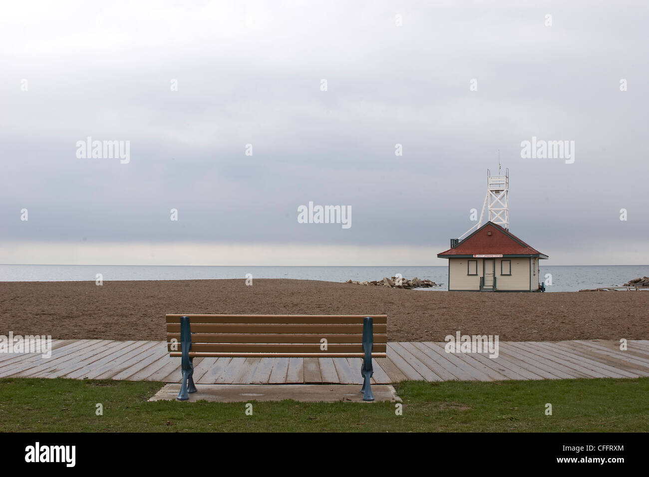 Bank am Boardwalk und Strandwache, Woodbine Strand, Toronto Stockfoto