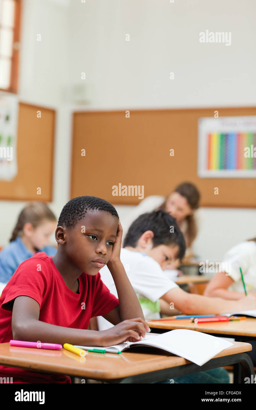 Seitenansicht der gelangweilte student Stockfoto