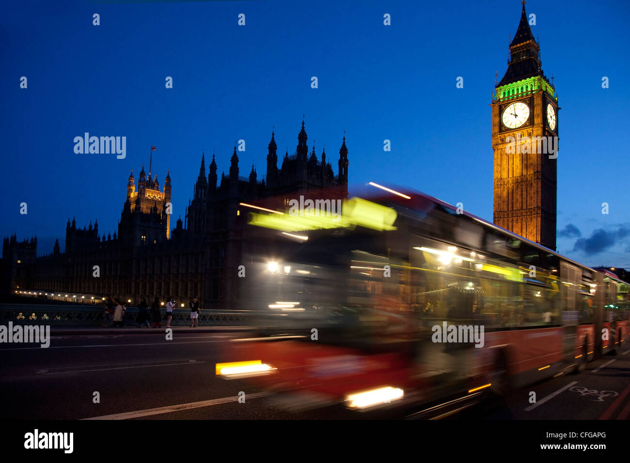 Houses of Parlament und Big Ben in London bei Nacht Stockfoto