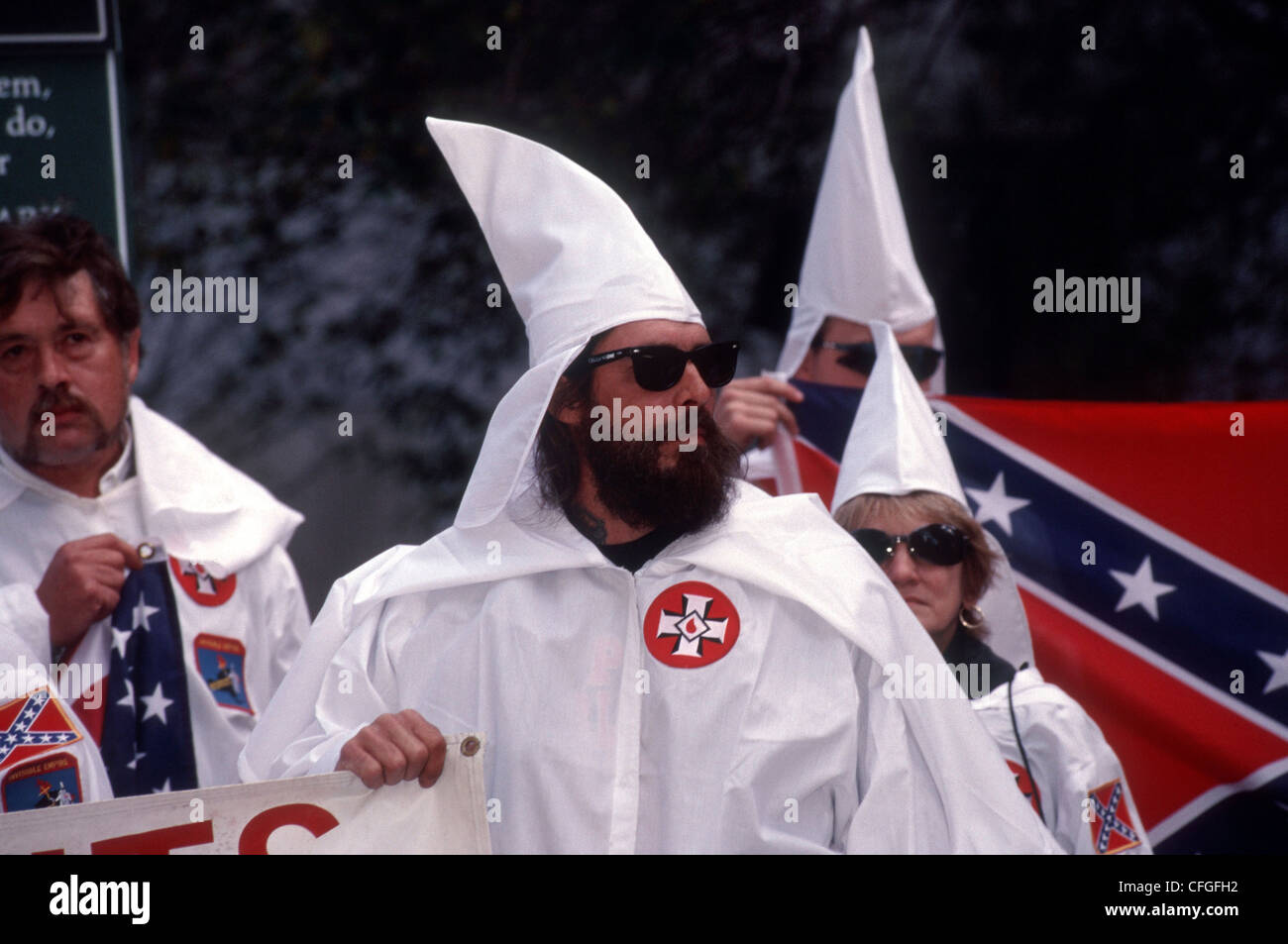 Mitgliedern des Ku Klux Klan auf einer Kundgebung in New York City gehalten Stockfoto