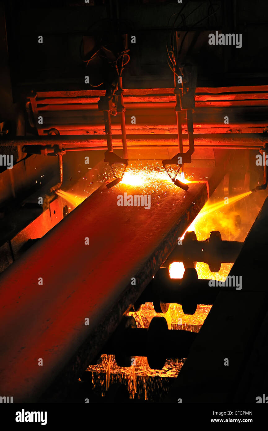 Brennschneiden von heißem Metall Stockfoto