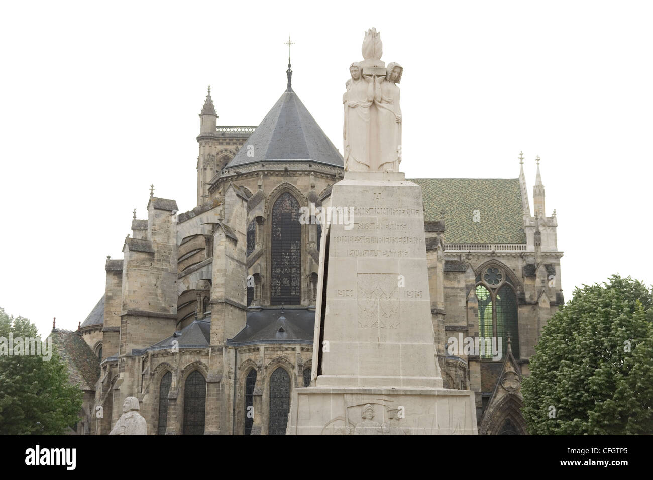 Kathedrale Saint-Gervais-et-Saint-Protais und Krieg-Denkmal in Soissons, Frankreich Stockfoto
