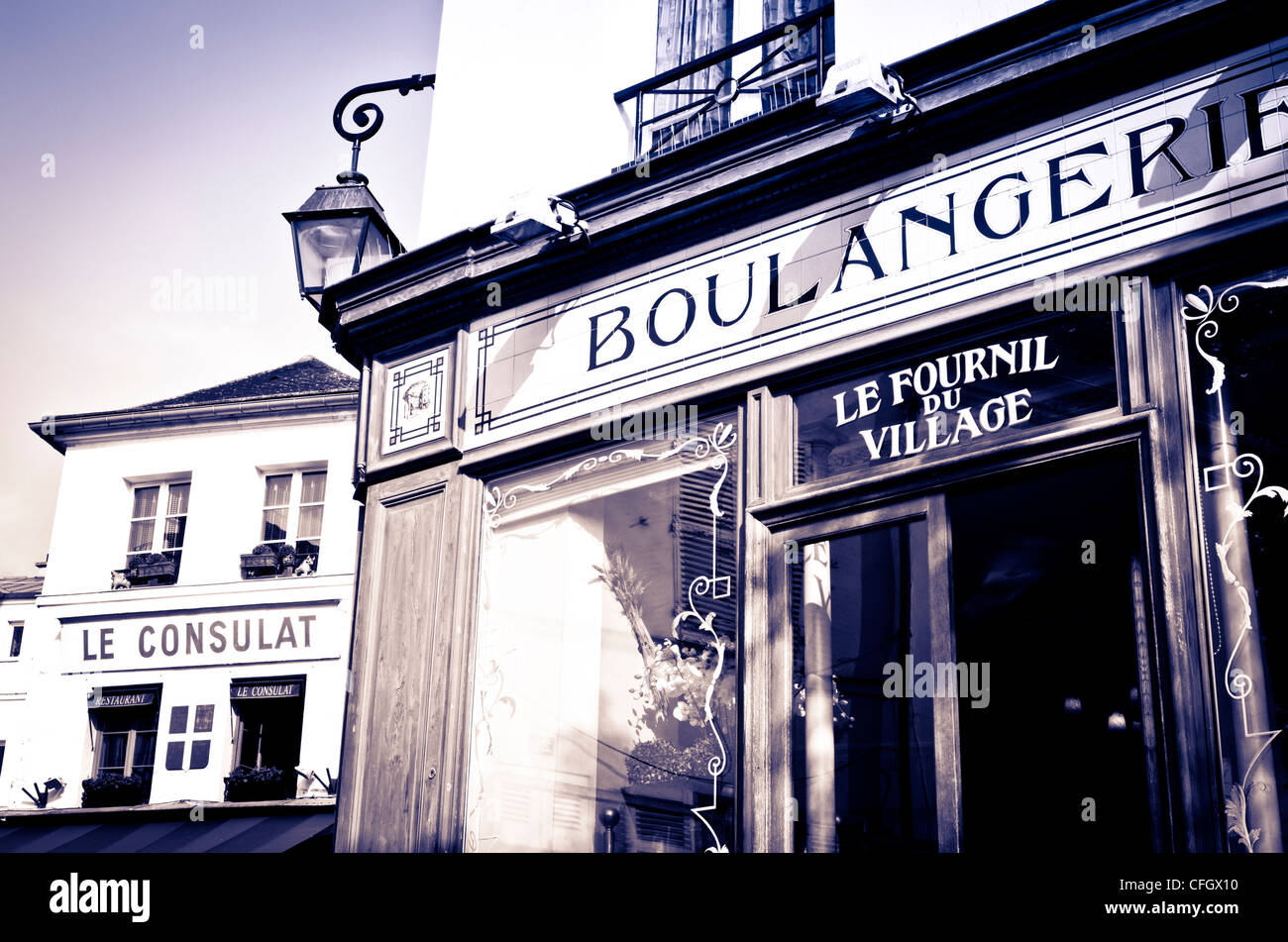 Boulangerie (Bäckerei) und Le Consulat Restaurant, Montmartre, Paris, Frankreich Stockfoto