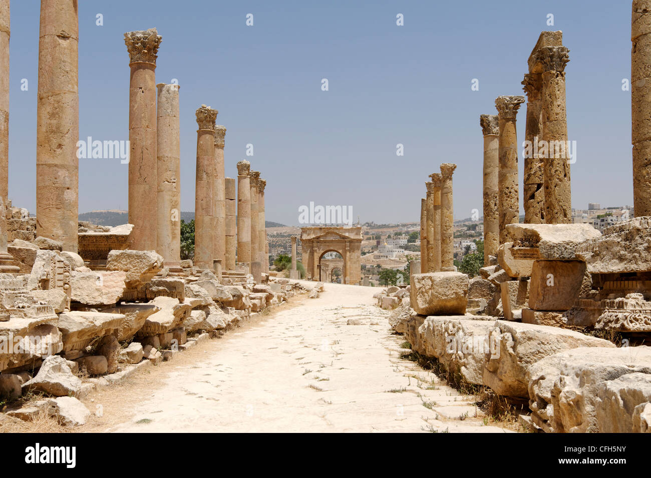 Jerash. Jordanien. Blick von Norden entlang Abschnitt der Säulenstraße oder Cardo Maximus die Hauptverkehrsader ist von der Stockfoto