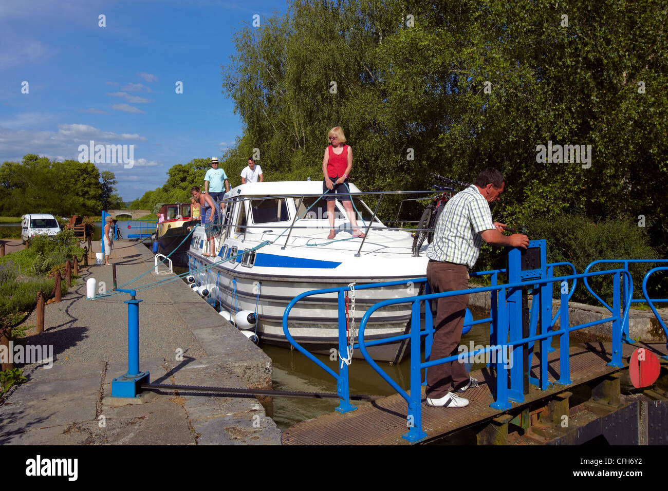 Frankreich, Burgund, Hausboot auf dem Canal du Nivernais Stockfoto