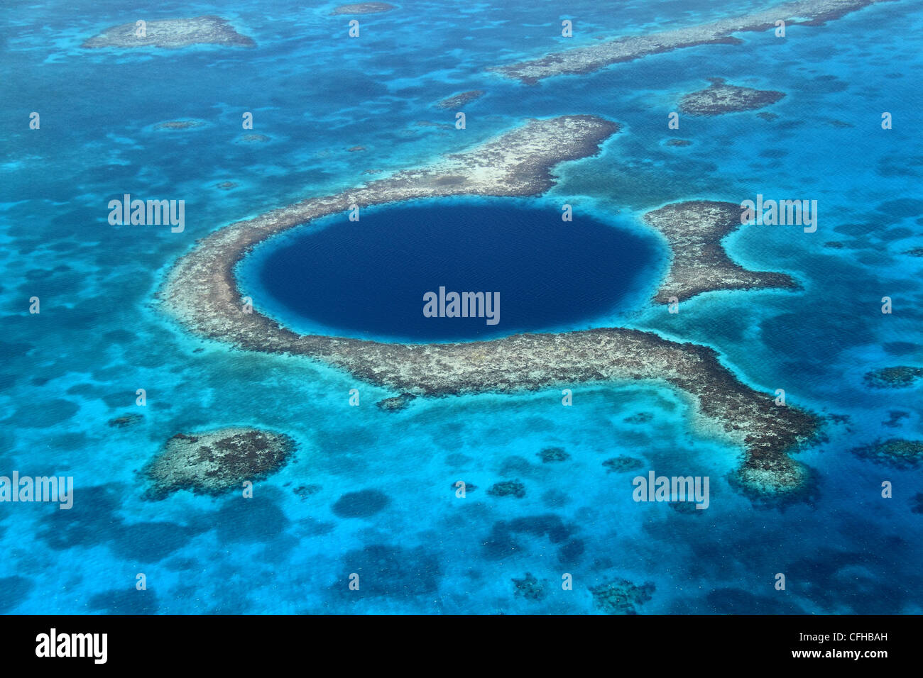 Great Blue Hole, ein Eingestürztes underwater Cave System, Lighthouse Reef, Mesoamerikanischen Barriereriff, Belize, Karibik, Zentral- und Lateinamerika Stockfoto