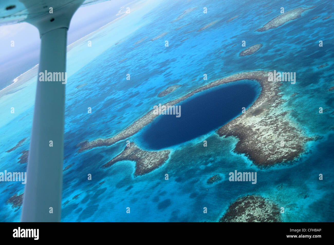 Great Blue Hole, ein Eingestürztes underwater Cave System, Lighthouse Reef, Mesoamerikanischen Barriereriff, Belize, Karibik, Zentral- und Lateinamerika Stockfoto