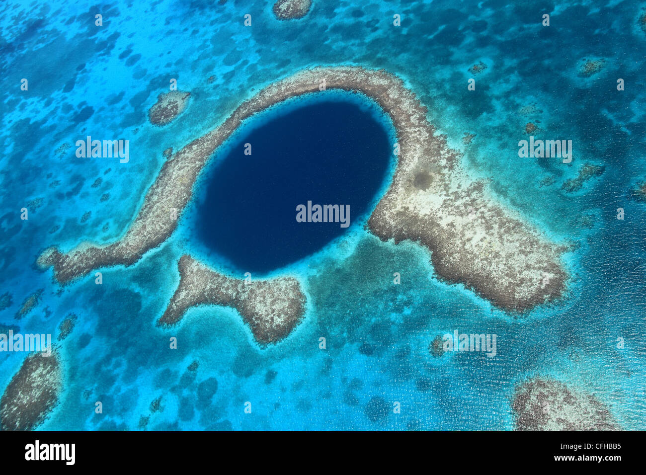 Great Blue Hole, ein Eingestürztes underwater Cave System, Lighthouse Reef, Mesoamerikanischen Barriereriff, Belize, Karibik, Zentral- und Lateinamerika Stockfoto