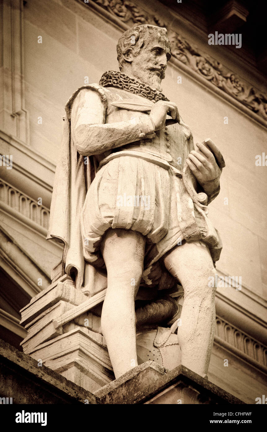 Detail der Statue im Louvre-Palast, Louvre Museum, Paris, France Stockfoto