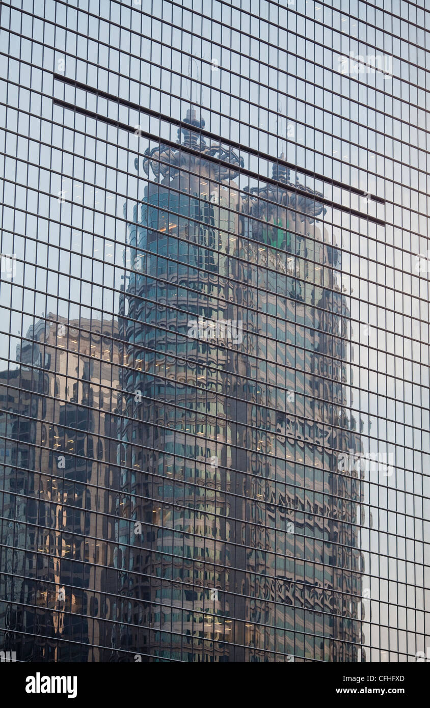 World Finance Center, Shanghai Detail und Reflexionen Stockfoto