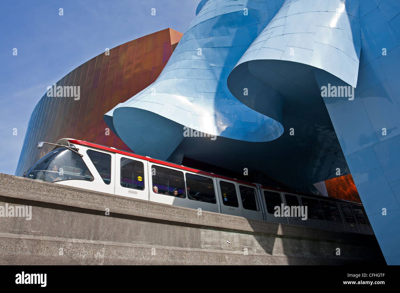 Monorail und das Experience Music Project-Gebäude. Das Seattle Center. Seattle. USA Stockfoto