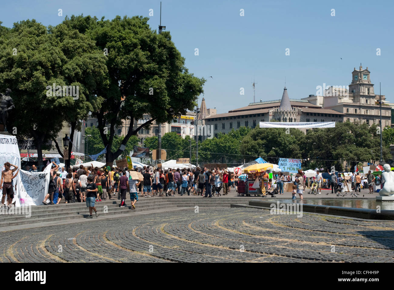Eine Protestkundgebung gegen die Regierung März am Placa de Catalunya in Barcelona im Mai 2011. Stockfoto