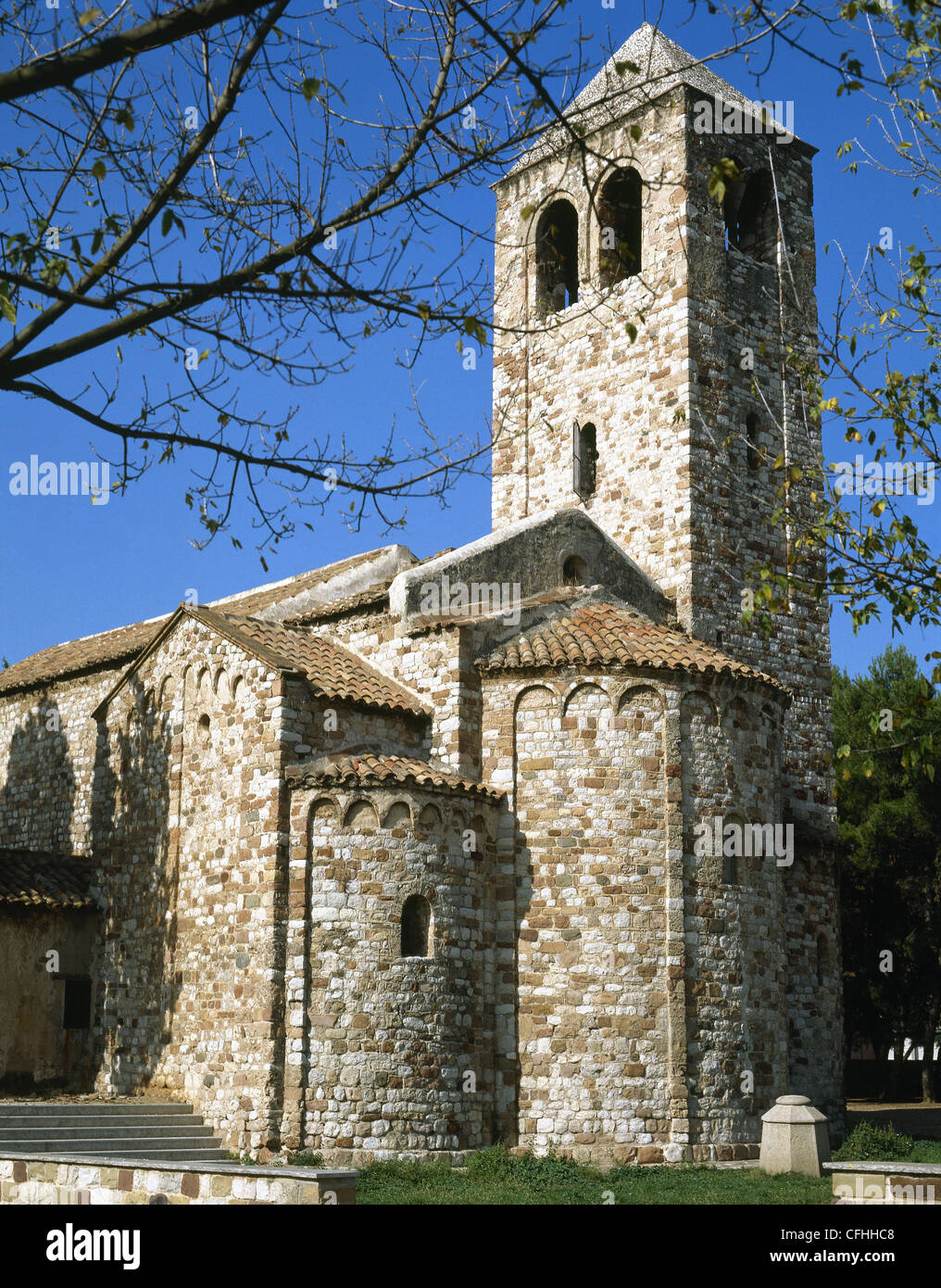 Spanien. Barbera del Valles. Kirche der Heiligen Maria. Romanische. 12. Jahrhundert. Von außen. Stockfoto