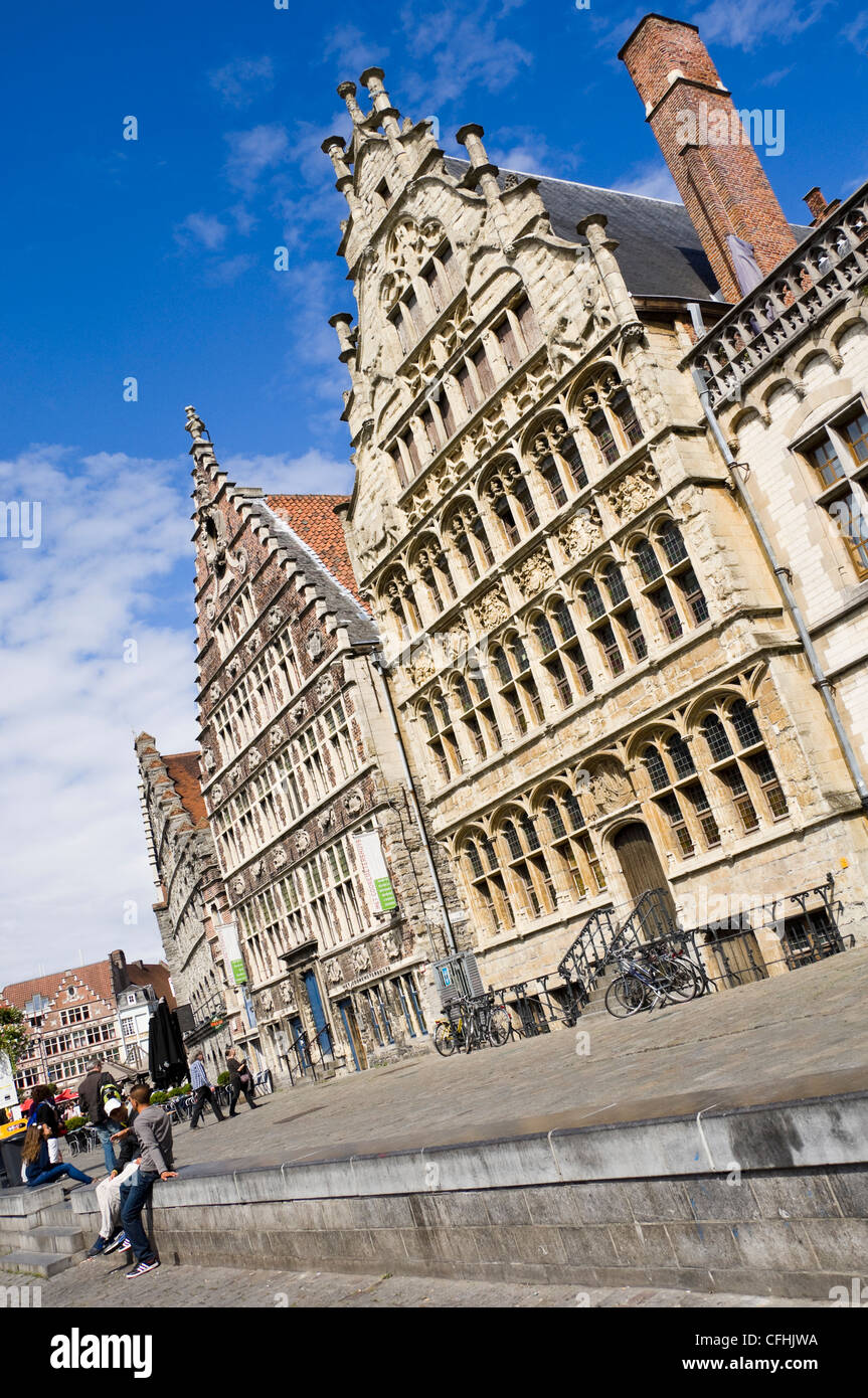 Vertikale Ansicht des historischen Giebelhäuser Gebäude, Gildehuis van de Vrije Schippers und Korenmetershuis auf Graslei in Gent, Belgien Stockfoto