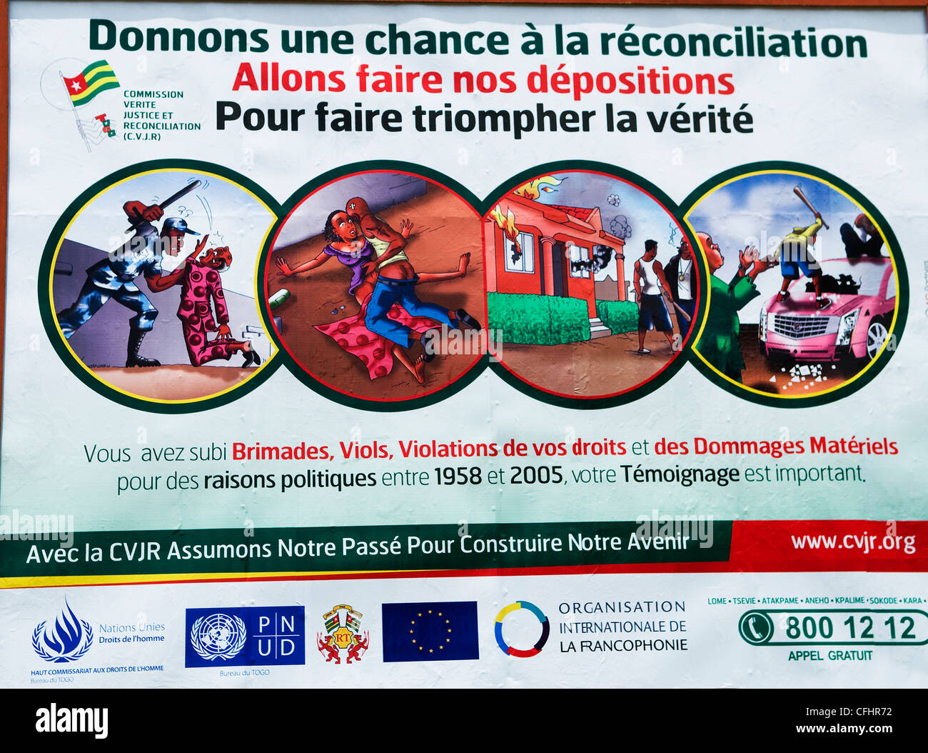 Anti-Gewalt-Kampagne in Togo. Plakate sind in jeder Stadt des Landes gehängt. Stockfoto