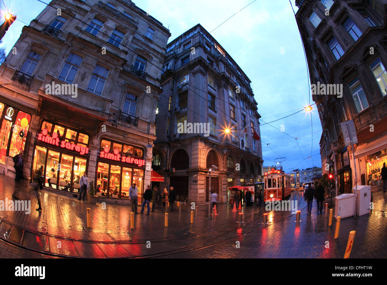 Nachtansicht der Stadt Istanbul, Türkei. Stockfoto