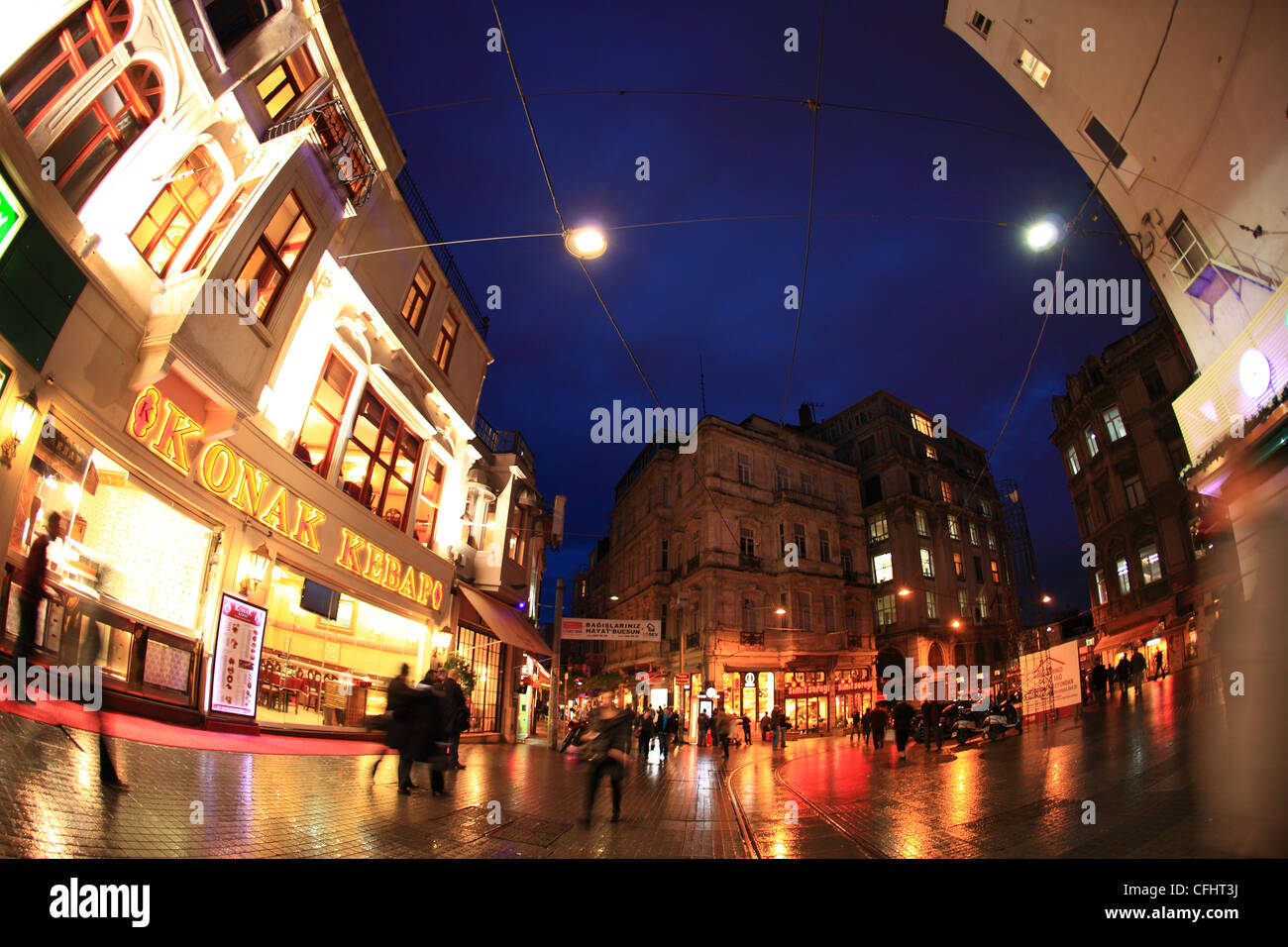 Nachtansicht der Stadt Istanbul, Türkei. Stockfoto